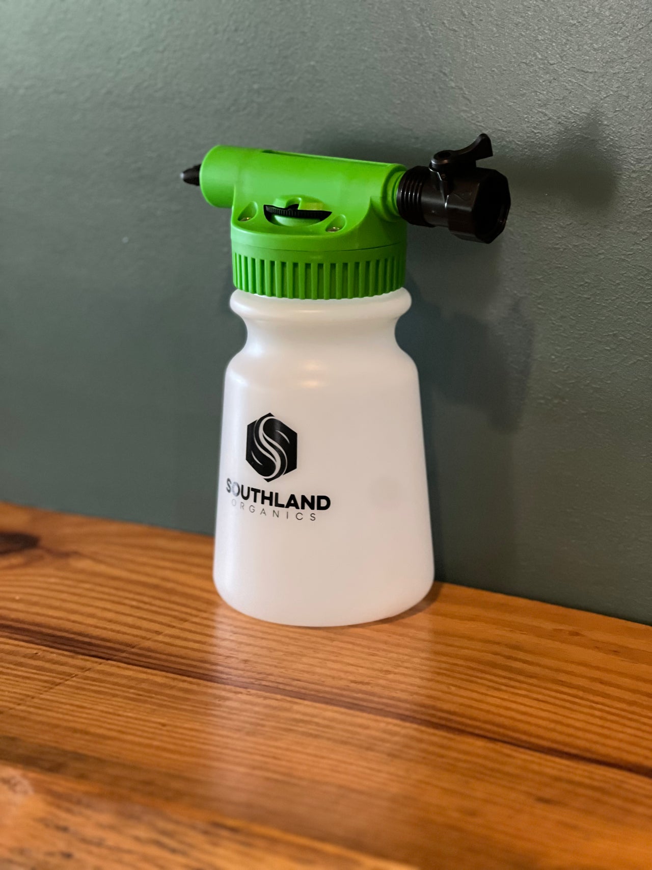 Premium Adjustable Trigger Spray Bottle – 32 oz