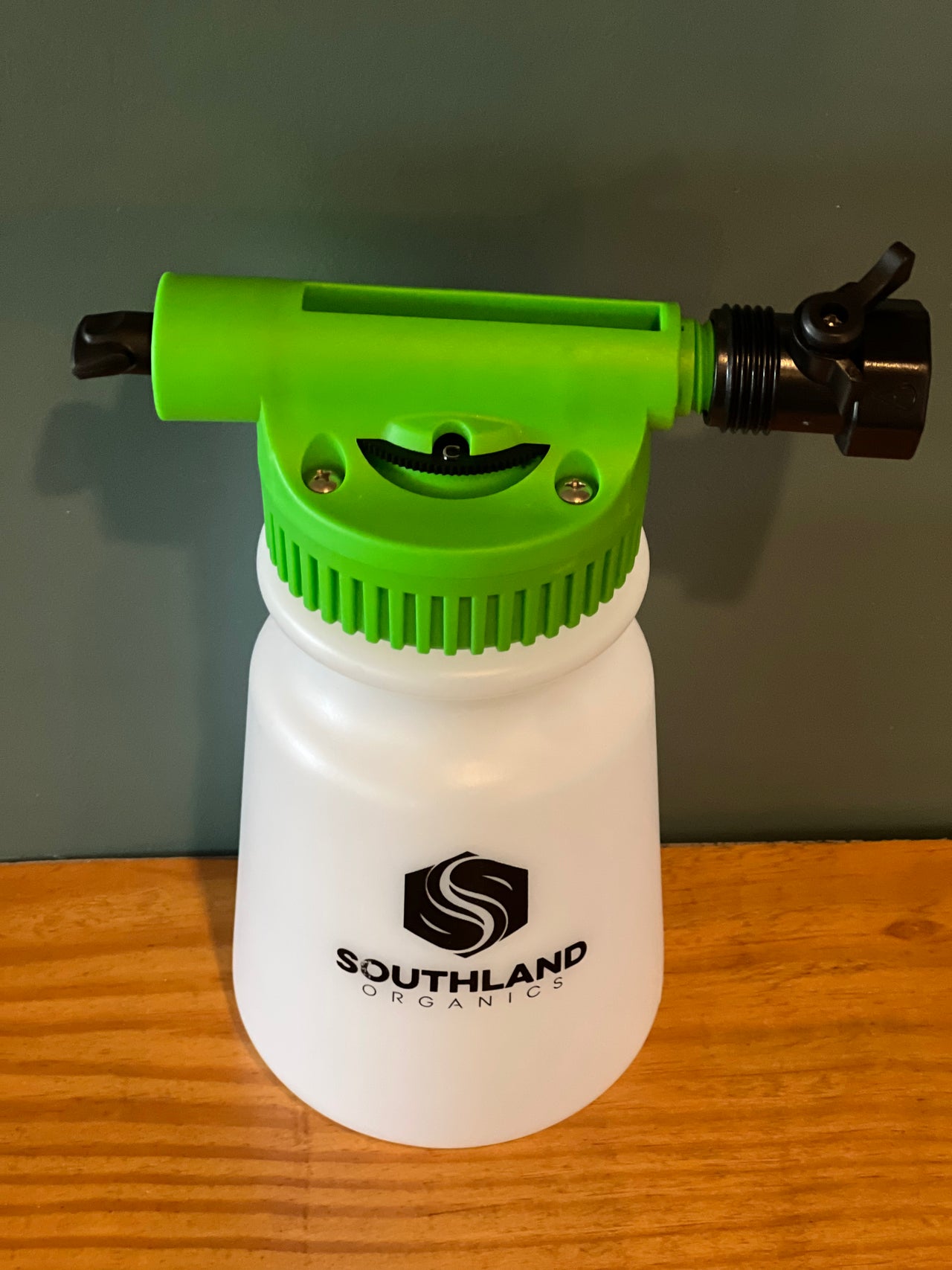 Premium Adjustable Trigger Spray Bottle – 32 oz