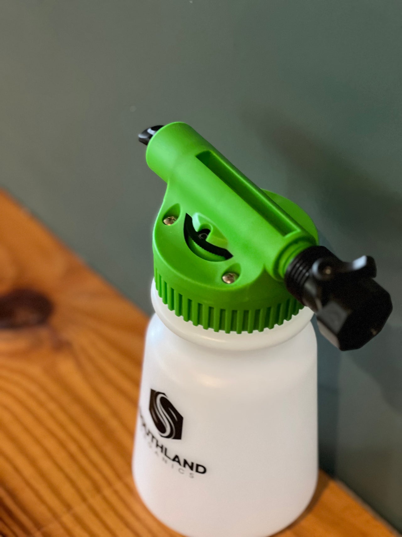 Premium Adjustable Trigger Spray Bottle – 32 oz